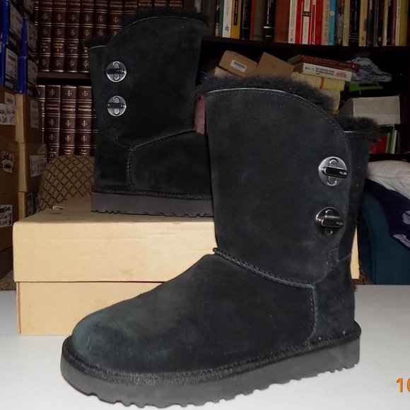 Ugg Short Turnlock suede leather, shearling US6 - Picture 1 of 13